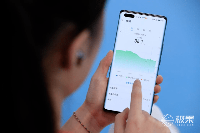 荣耀耳机卷疯了！音质、降噪、快充多方位碾压，隐藏buff吸睛满分