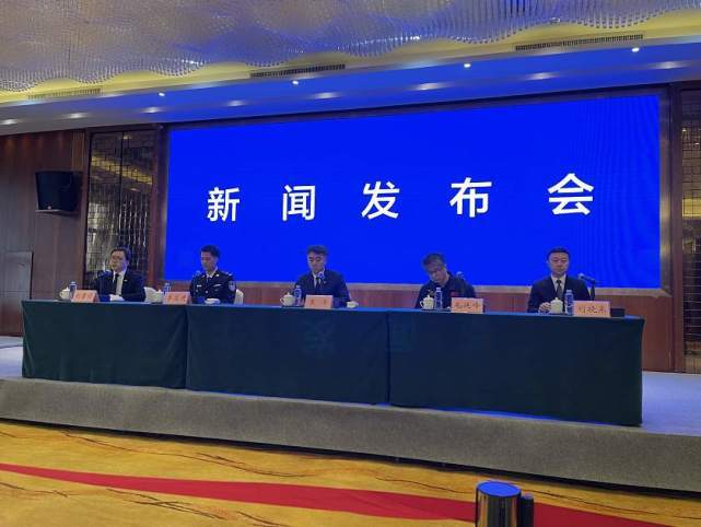 东航集团：机组没有挂出任何紧急代码