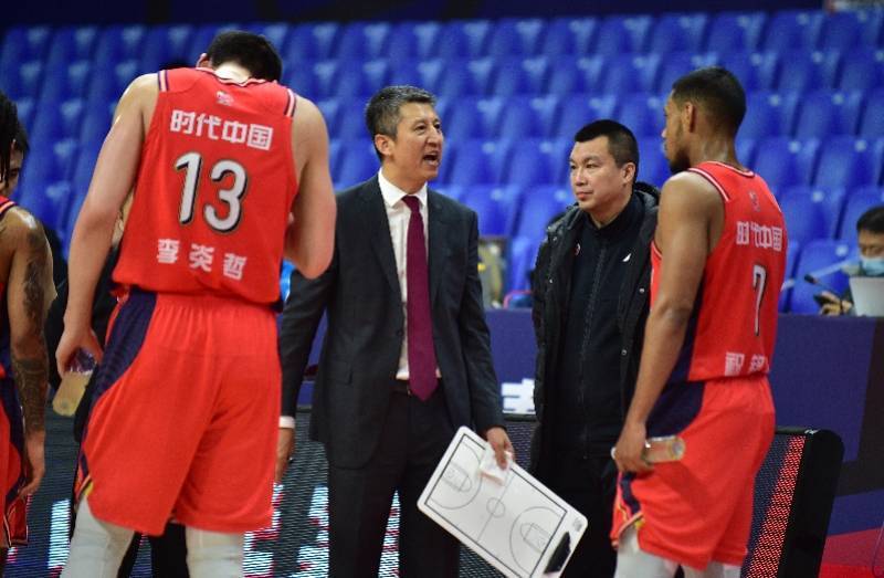 广州|晋级季后赛不是终点，广州龙狮男篮渴望争取更大进步