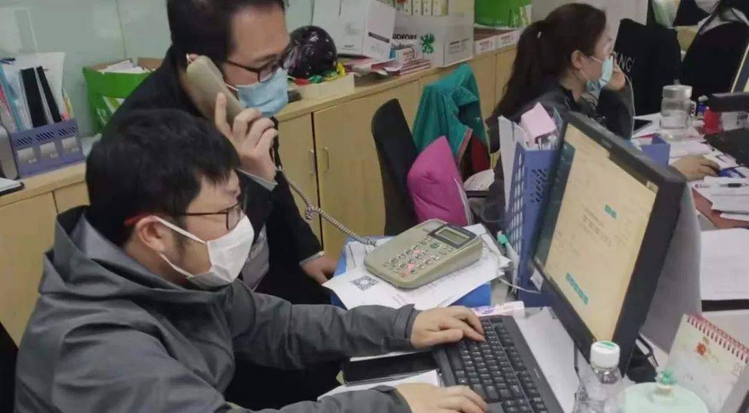 协助社区工作人员快速录入小区住户调查信息;利用户籍底册资料比对