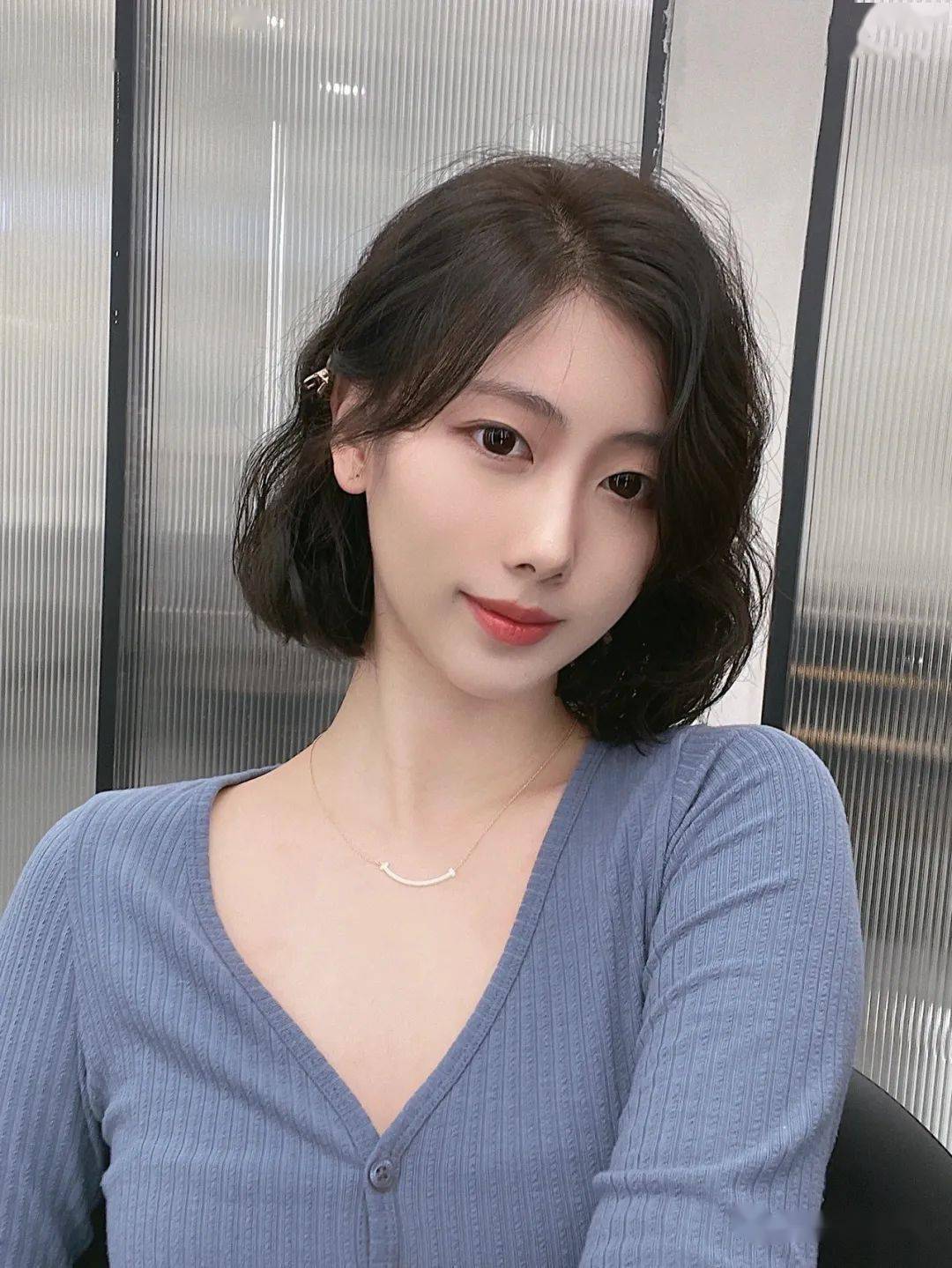 随着短发收到越来越多仙女们的喜欢,春夏季节更是短发的季节,有的人是