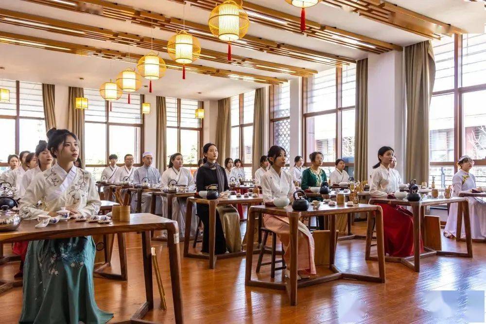 喜迎亚运这堂亚运茶艺课飘香万里茶香飘出心心相融的东道主之情