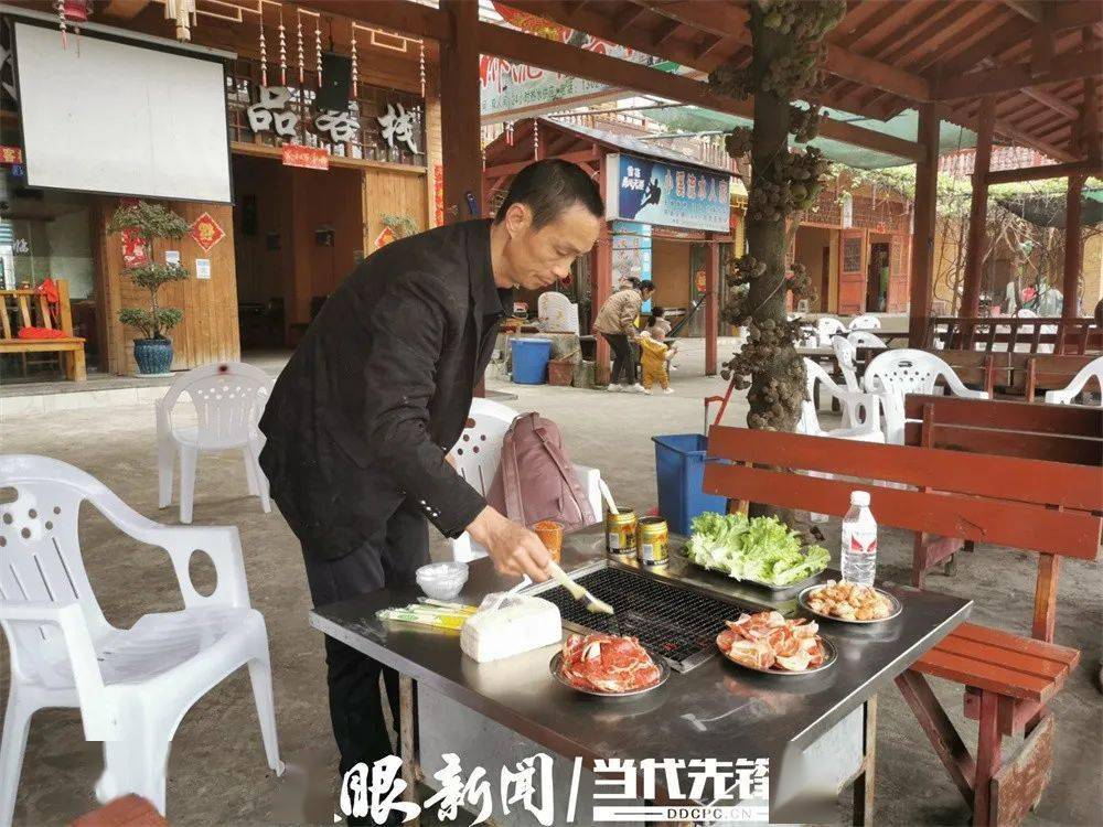 闲置变"优势" 老屋变新屋 黄果树石头寨旅游产业化 让村民吃上旅游"