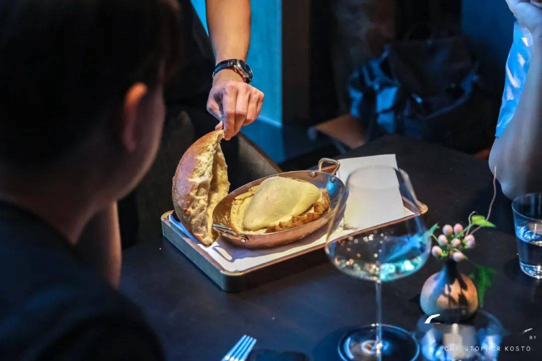 由卢怿明主厨执掌的福和慧,在味道上的表现自然是没得说,而更让人惊艳