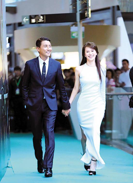 原创唐诗咏晒黄翠如合照力证姐妹情似回应洪永城有刺前女友言论