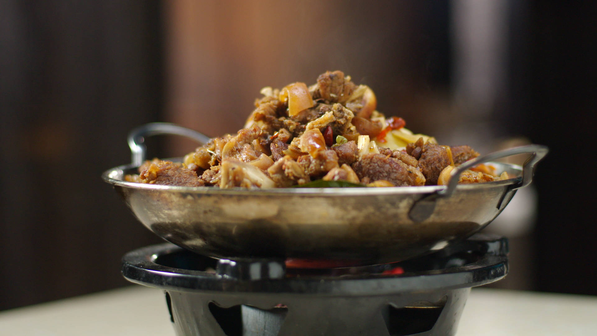 走遍湖湘创作历时三年美食纪录片傲椒的湘菜正在热播