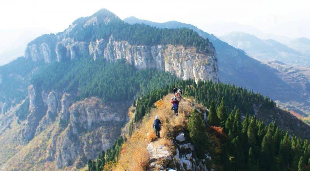 賞紅葉可去紅葉谷,丁家峪(西營),三王峪(章丘曹範),百丈崖(章丘垛莊)