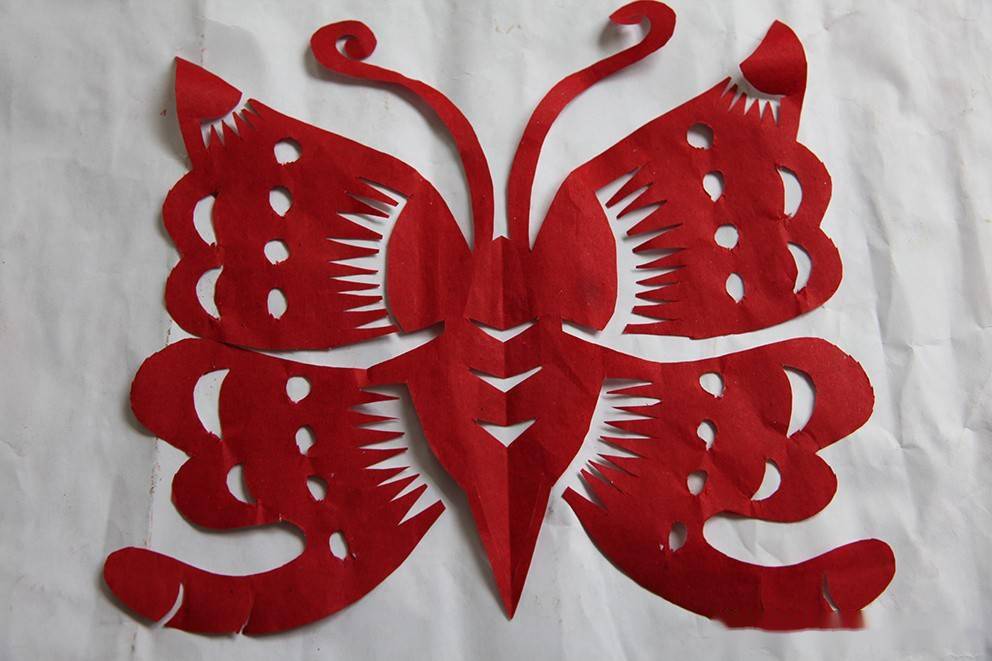 四川羌族剪纸鲜活生动的指尖艺术