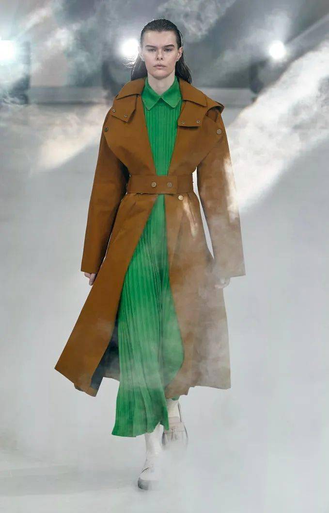 2022秋冬女装流行色t台分析最喜欢第3个