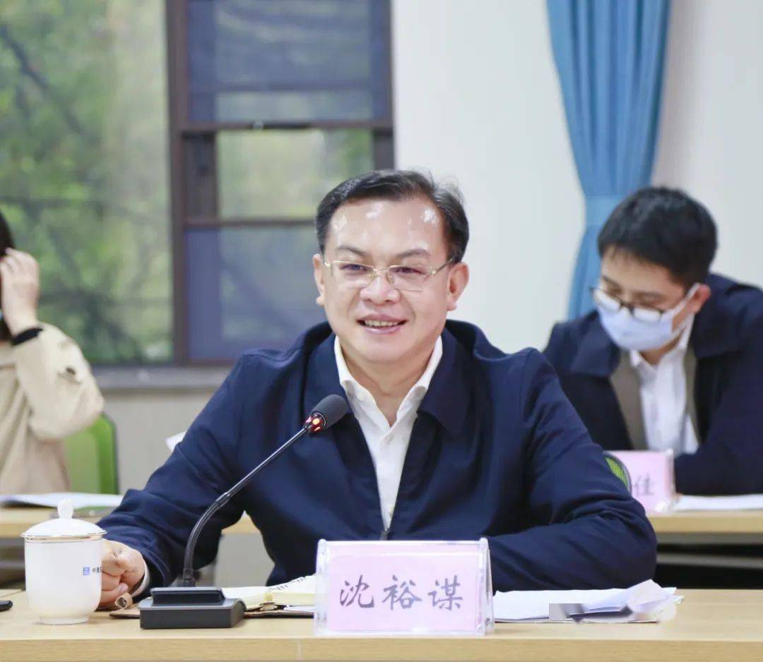 湖南省商务厅党组书记,厅长沈裕谋调研中建五局海外业务拓展情况