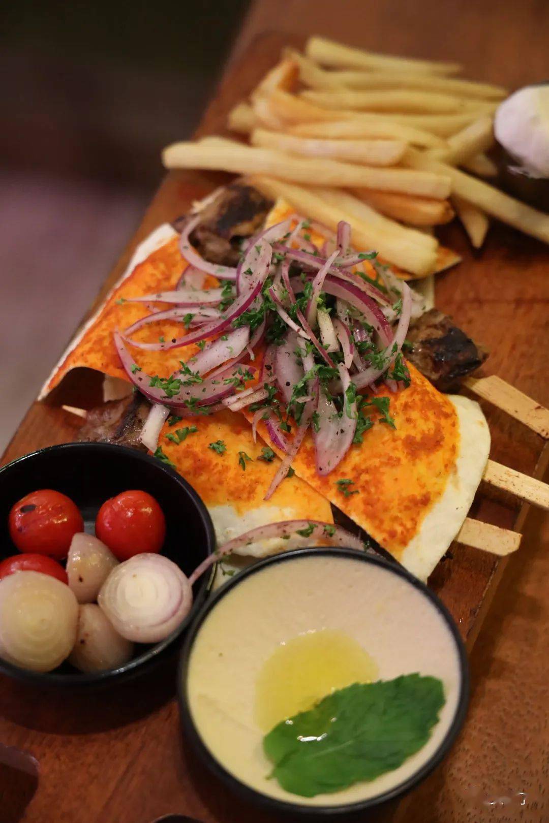 作为上海唯一一间黎巴嫩餐厅,elifalafel发展