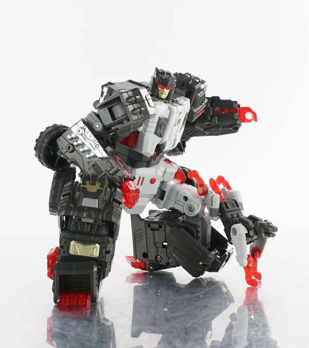 模玩资讯:变形金刚第三方 tfc 哈迪斯 煞星 关节重置版_合体_设计_cm
