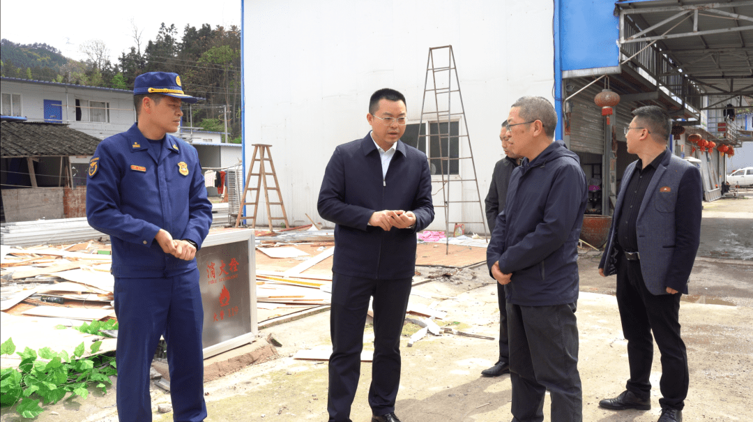 近日,县委副书记,县长杨仕根带队深入芽溪新城,13