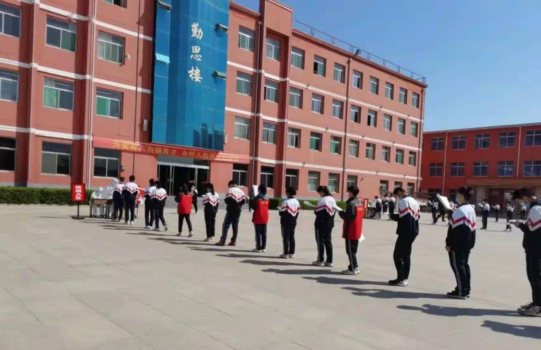 榆社一中开展核酸抽样检测工作