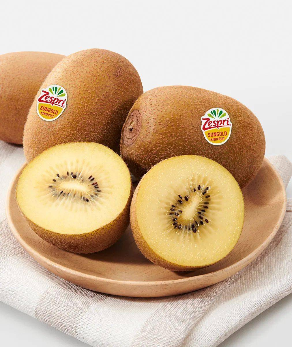 这里空气好,水质佳,还有肥沃火山灰土壤为黄金奇异果提供丰富的养料