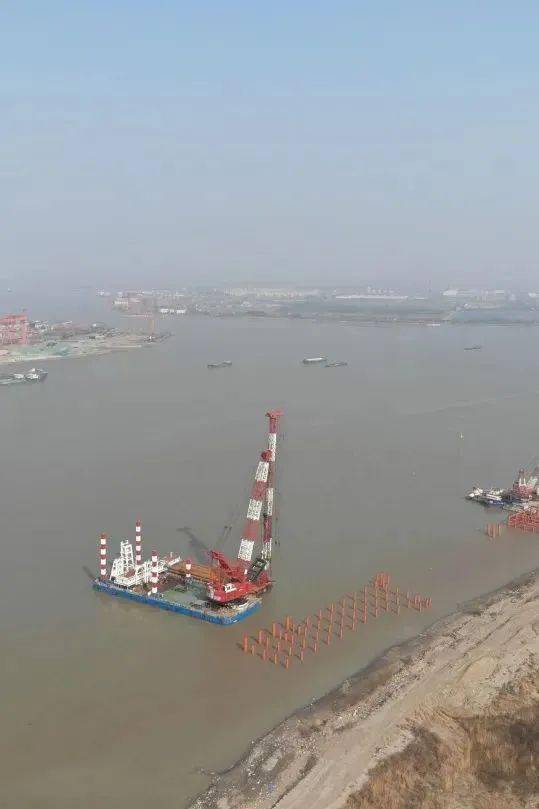 疫线坚守亦从容南通如皋海事处全力保障清明假日张靖皋过江通道大桥