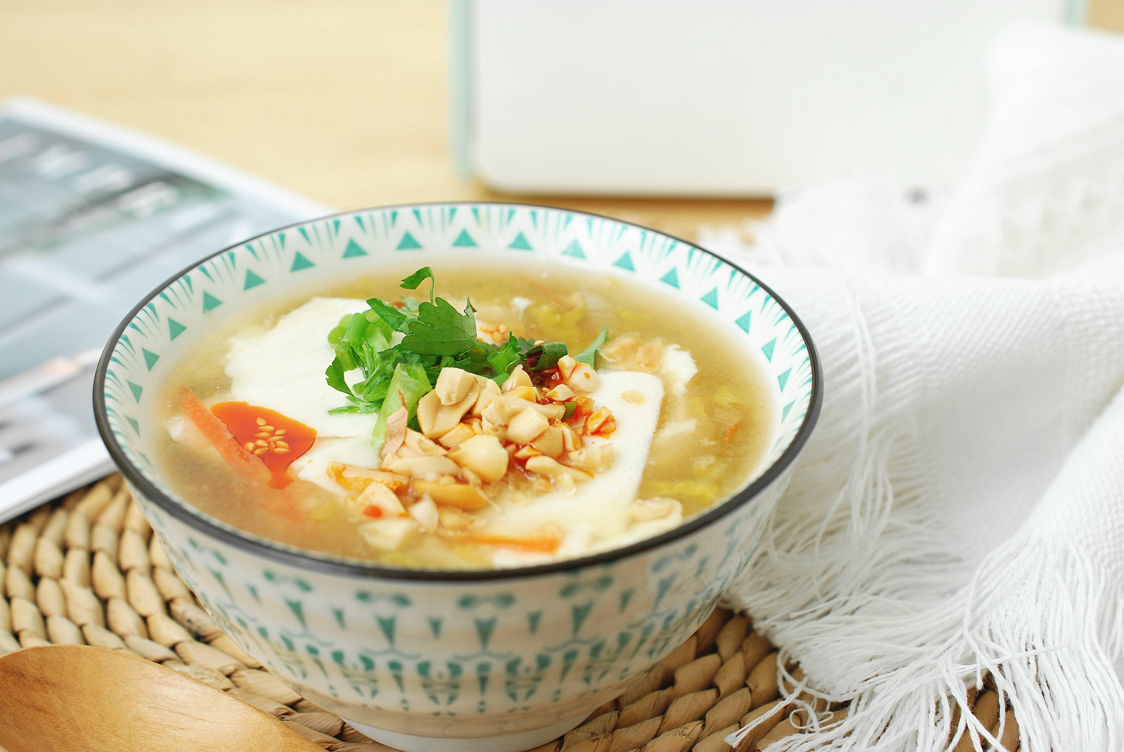 豆腐脑,油条,那可是北方人的标准早餐,比什么面包,蛋糕的好吃几百倍.