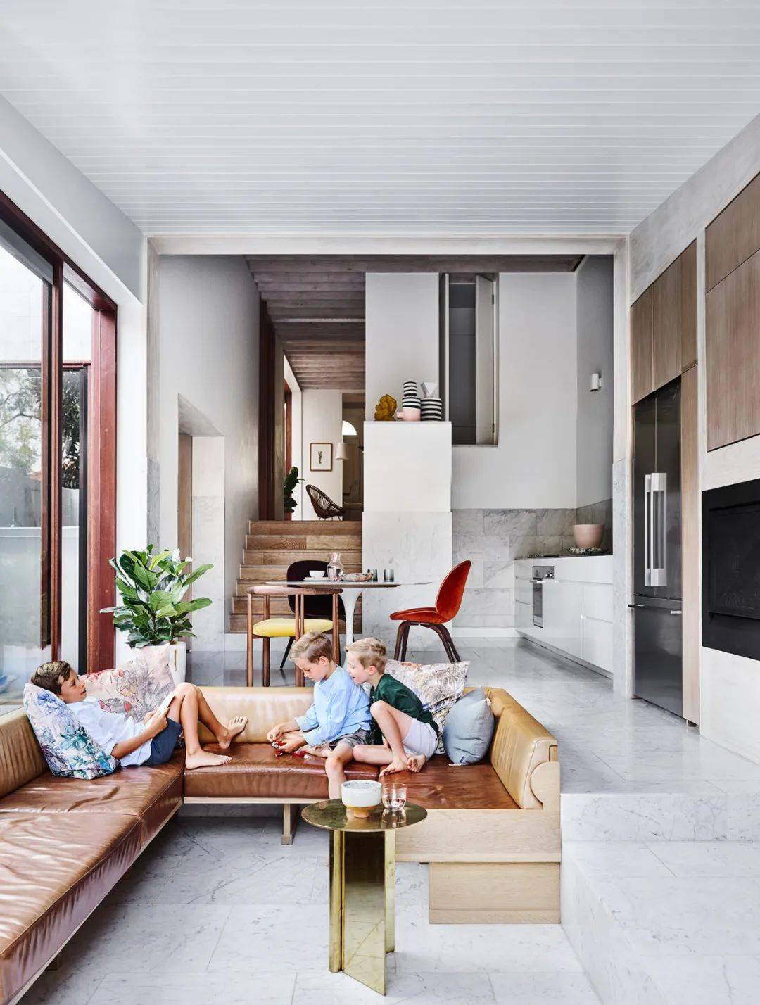 bondi junction home 位于澳大利亚悉尼,是 alexander & co 的创始人