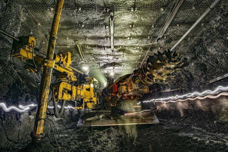 东庞矿聚焦关键全力奋战双过半