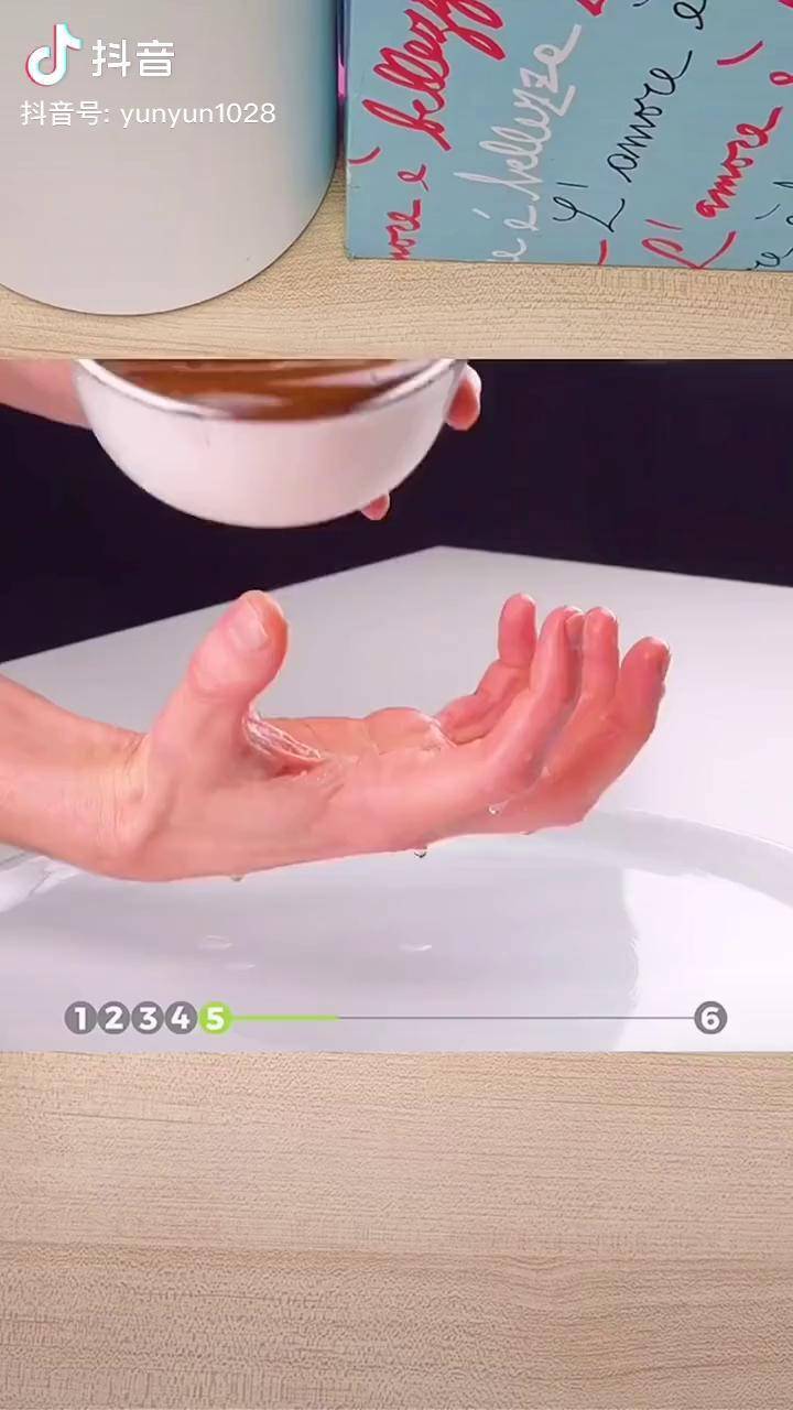自制巧克力手膜看看成不成功