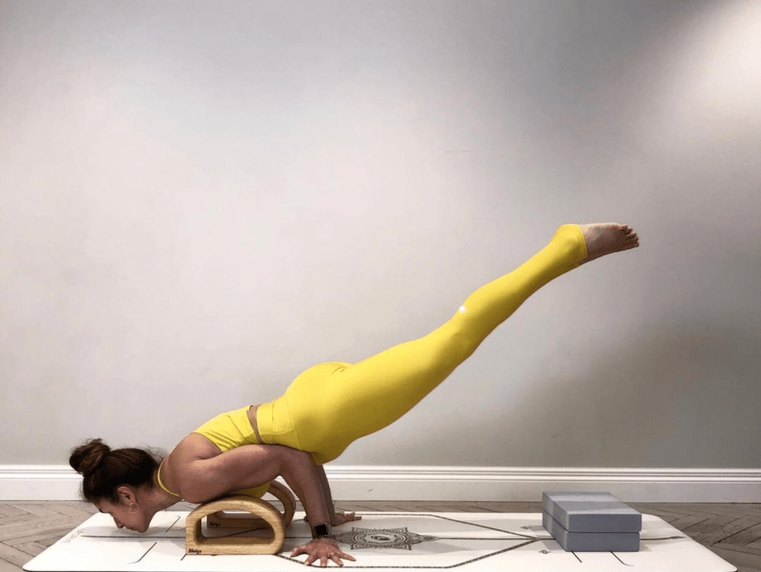 瑜伽进阶者必解锁的孔雀式这样练其实也没那么难