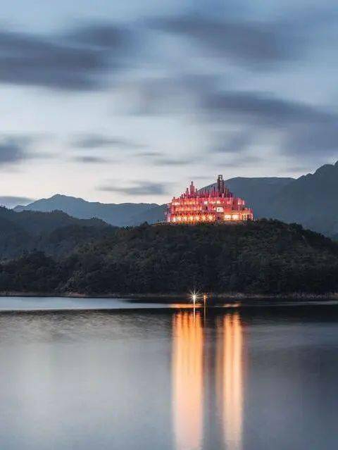 南山喜悅秘境酒店重慶·南岸區青暇山居野奢度假酒店四川·成都仙女山