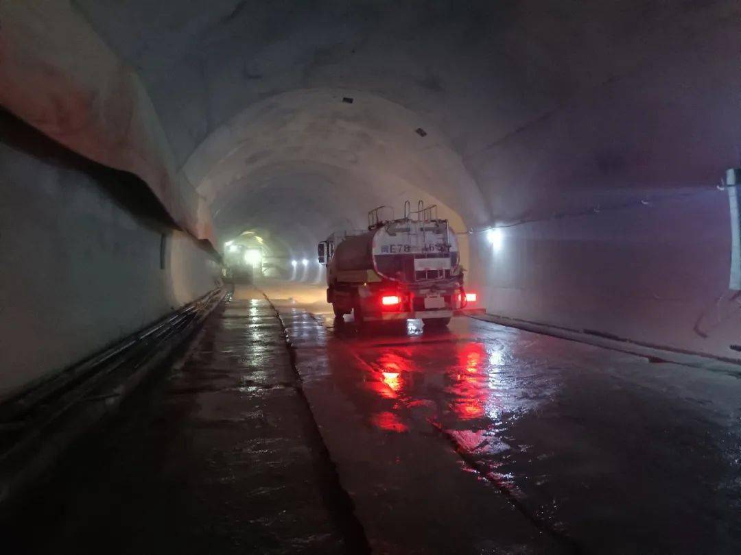 聚焦重点项目|德余高速公路红岩寺隧道双幅贯通_施工_建设_标准化