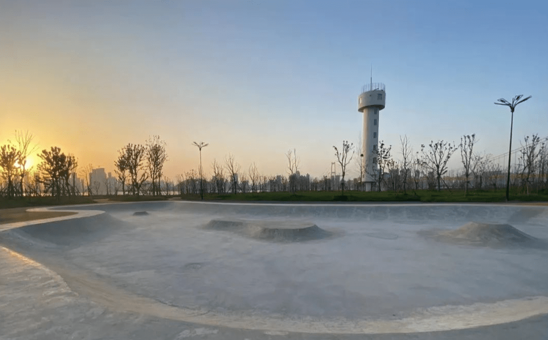 武汉这些地方有专业滑板场_江滩_公园_场地