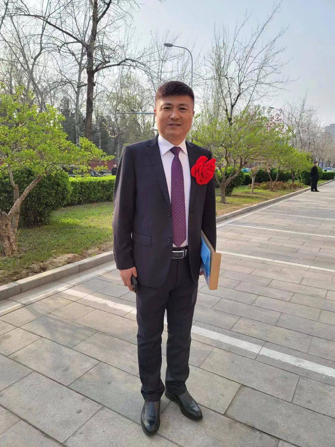 薛东让体育带动四育用奥林匹克魅力促进孩子全面发展