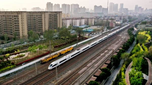 河南郑州京广铁路集中修全面开启