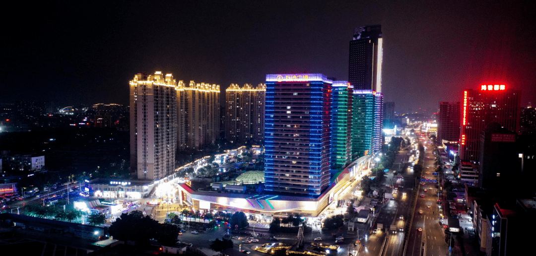 厚街变得更加绚烂多彩自从灯光亮化工程"上新"后……高速路口夜景迷人