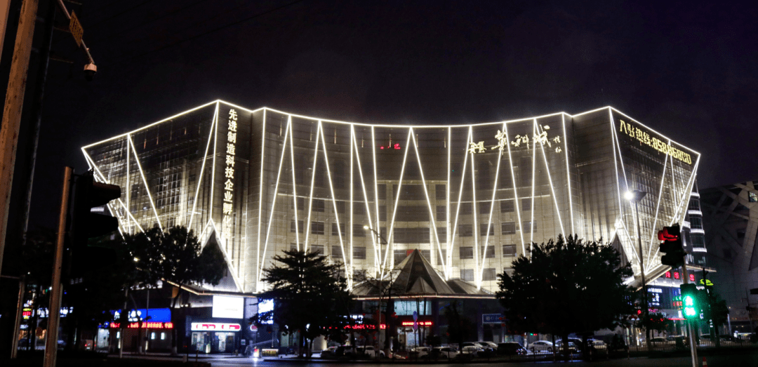 主要分为建筑,路桥两大类,包括位于s256省道两侧的富盈酒店,万达广场