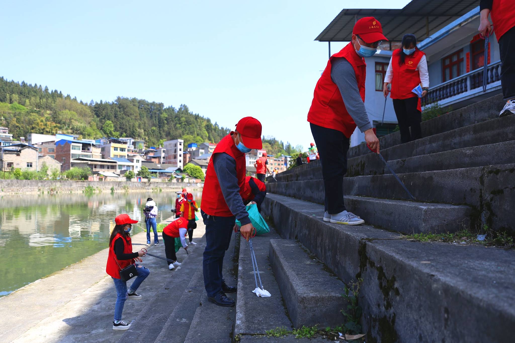 三穗巡河護河志願服務助力河長制