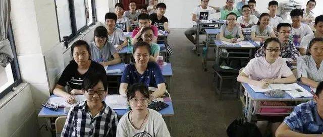 校外培训关停了,“新型补课” 横空出世!教育内卷真能停下来?_家长_现象_孩子