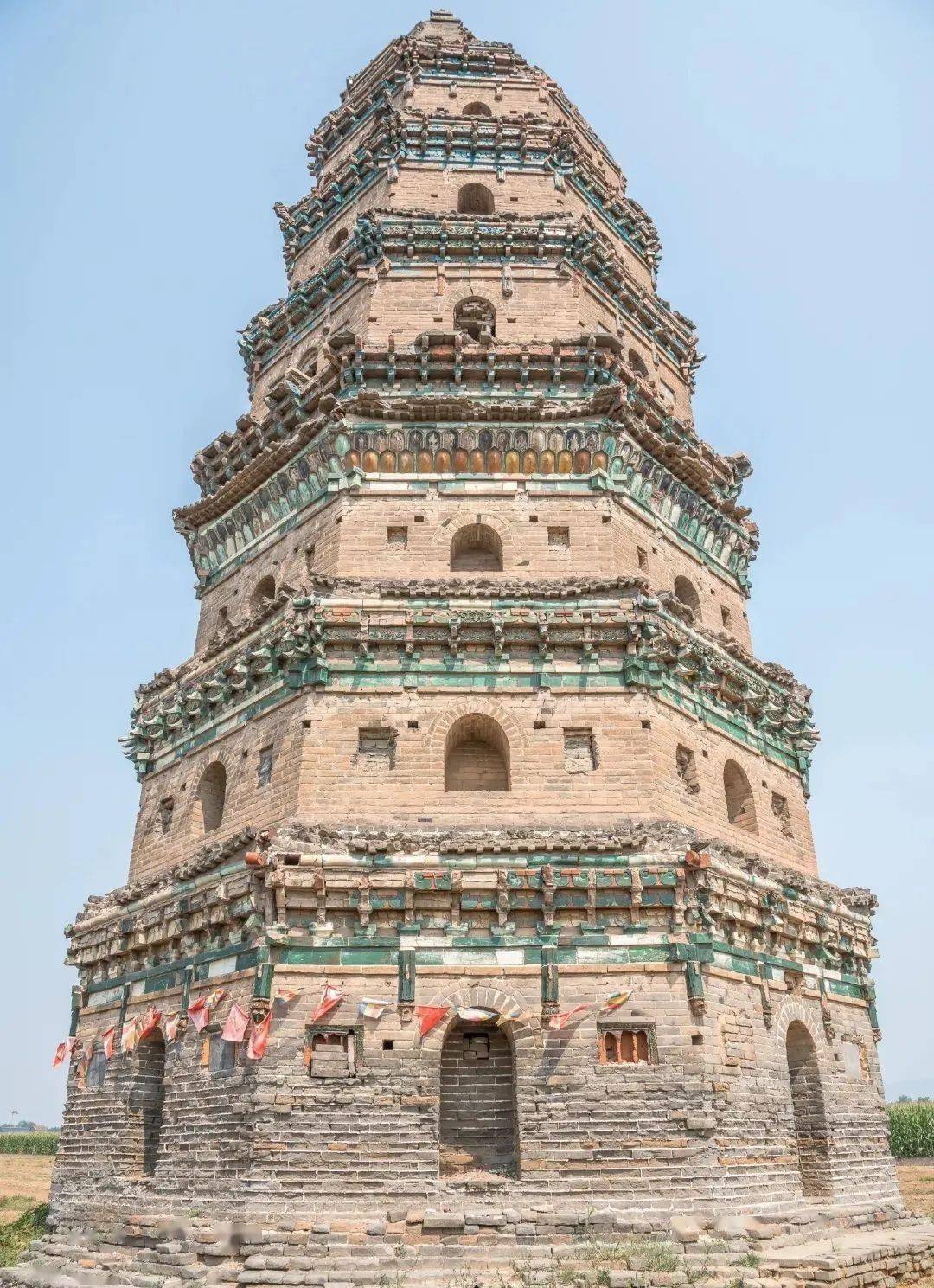 山西灵光寺琉璃塔《魏书·艺术传》说此塔的建筑师是郭安兴,他的成绩