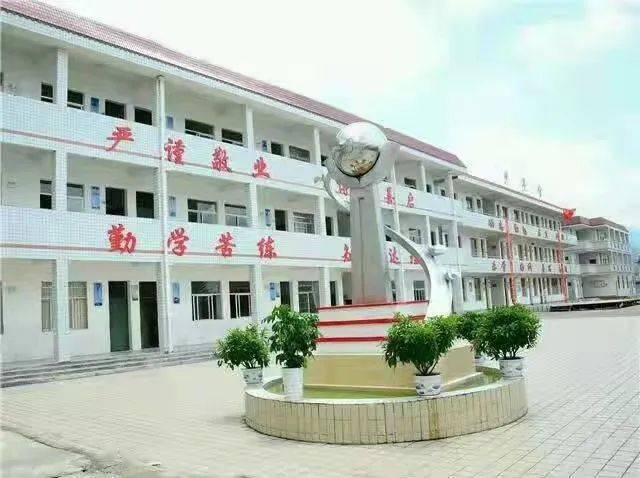 提质增效校长谈武平县万安中心学校冯东海提质增效聚焦点齐抓共管奋发