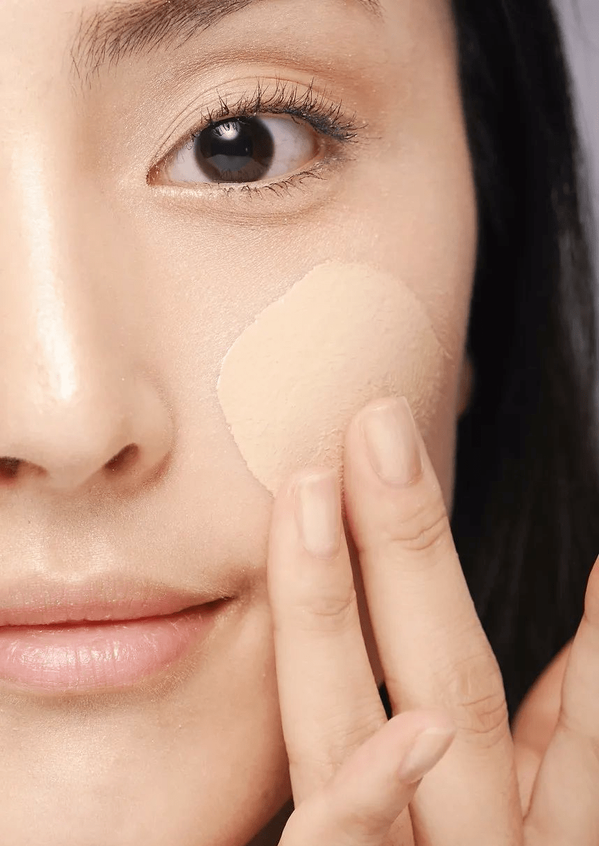 正确的打粉底方法你都不会难怪你还那么丑