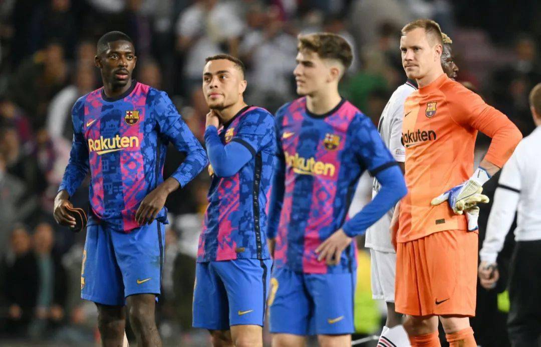 欧联杯布斯克茨孟菲斯进球难救主巴萨总比分34淘汰