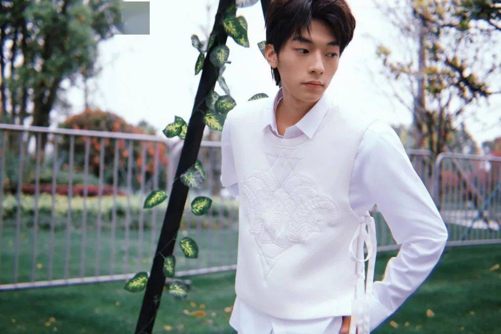 星课堂张嘉鑫的百搭时尚单品原来是它