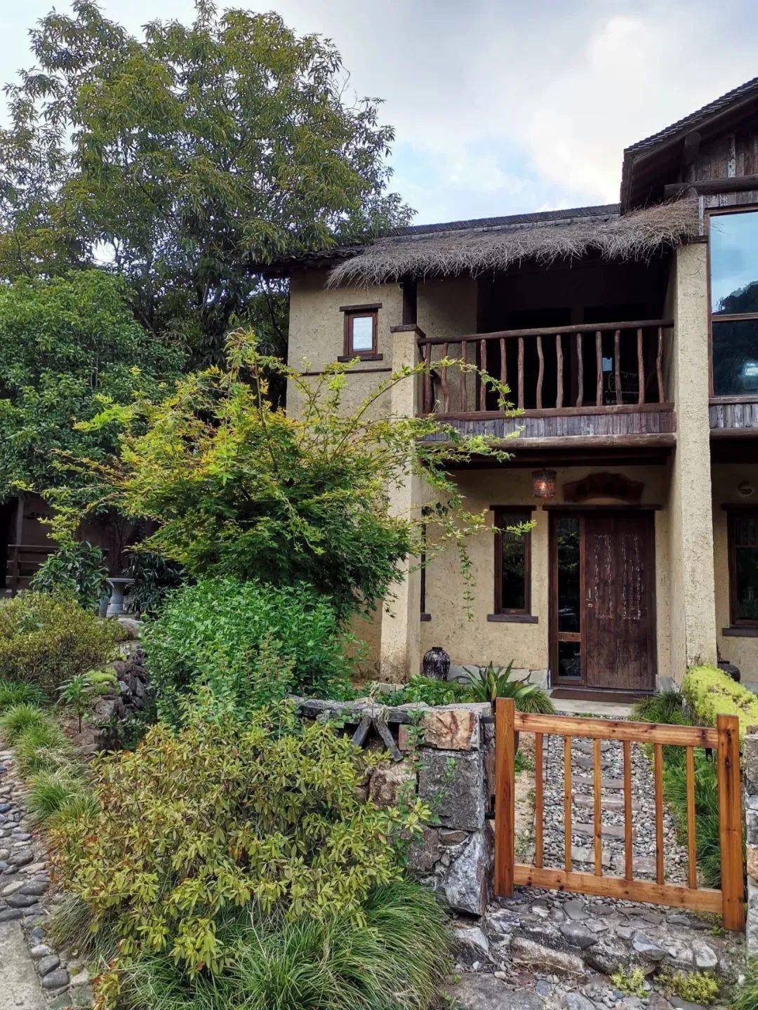 杭州15h车程藏在桐庐一座陶渊明笔下桃花源精品民宿丨厚院村舍