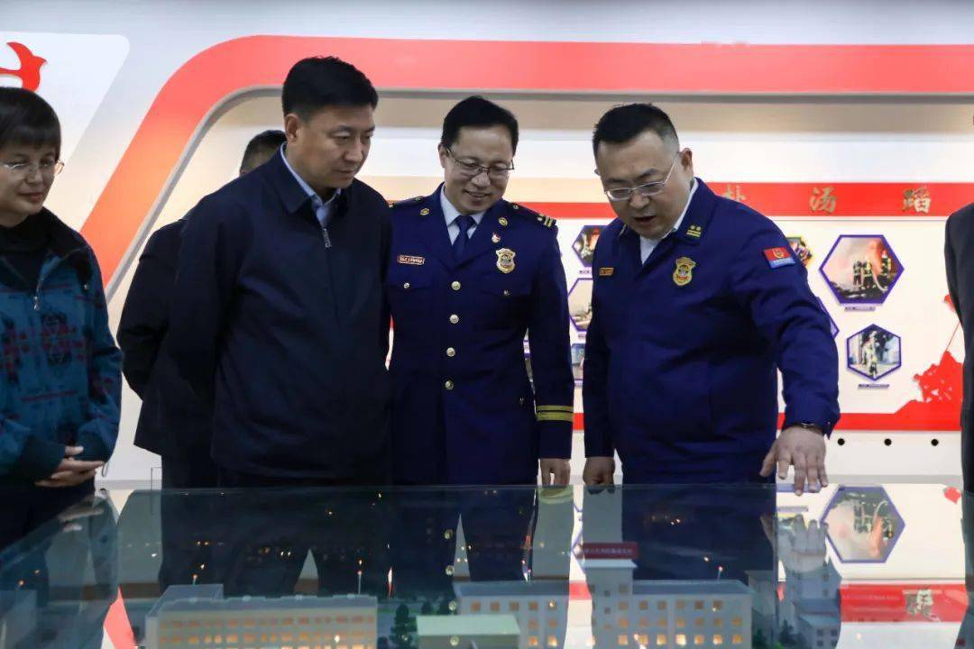 石嘴山市人大常委会主任王建调研消防救援工作