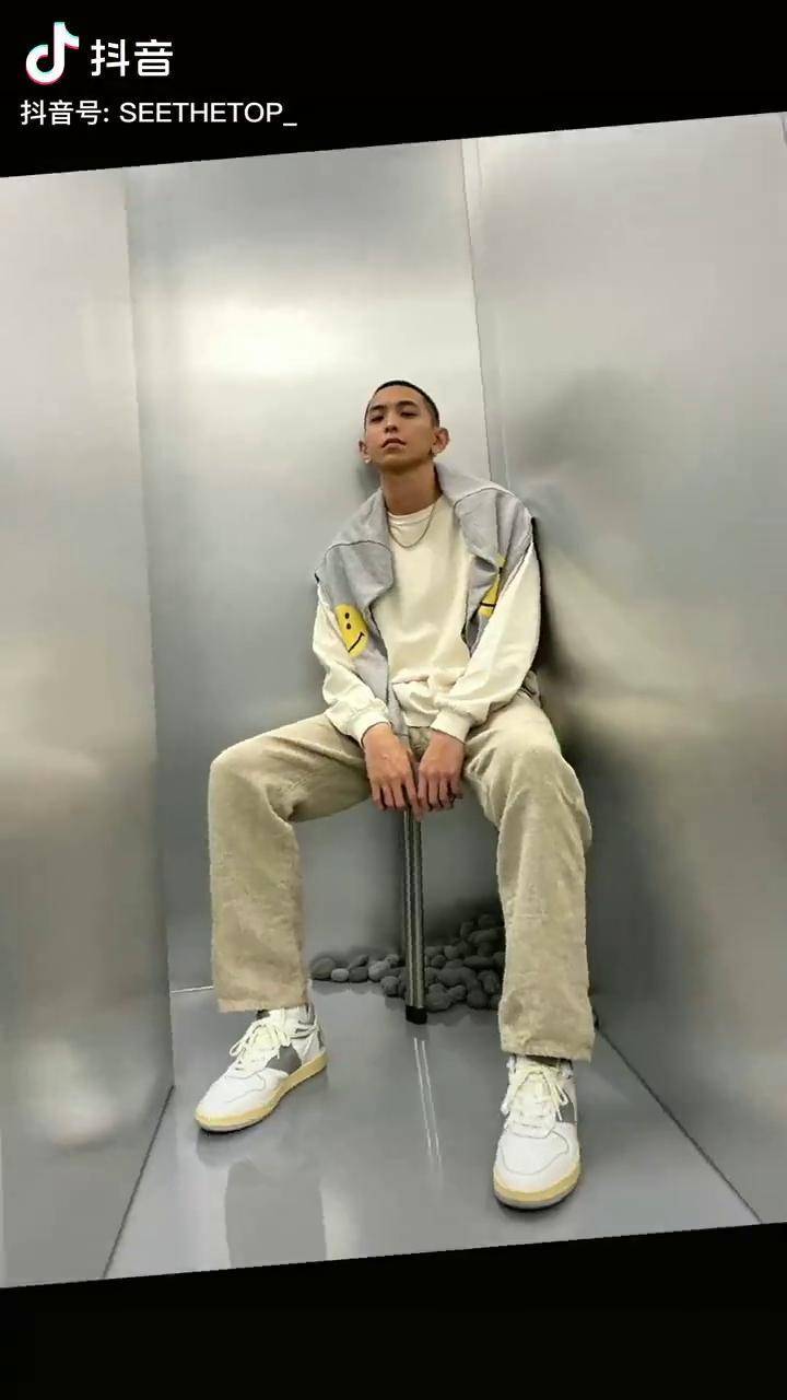 杨艾伦穿搭潮流男生穿搭瘦高穿搭