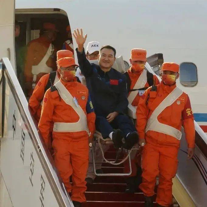 英雄凯旋,欢迎回家!_叶光富_任务_生活