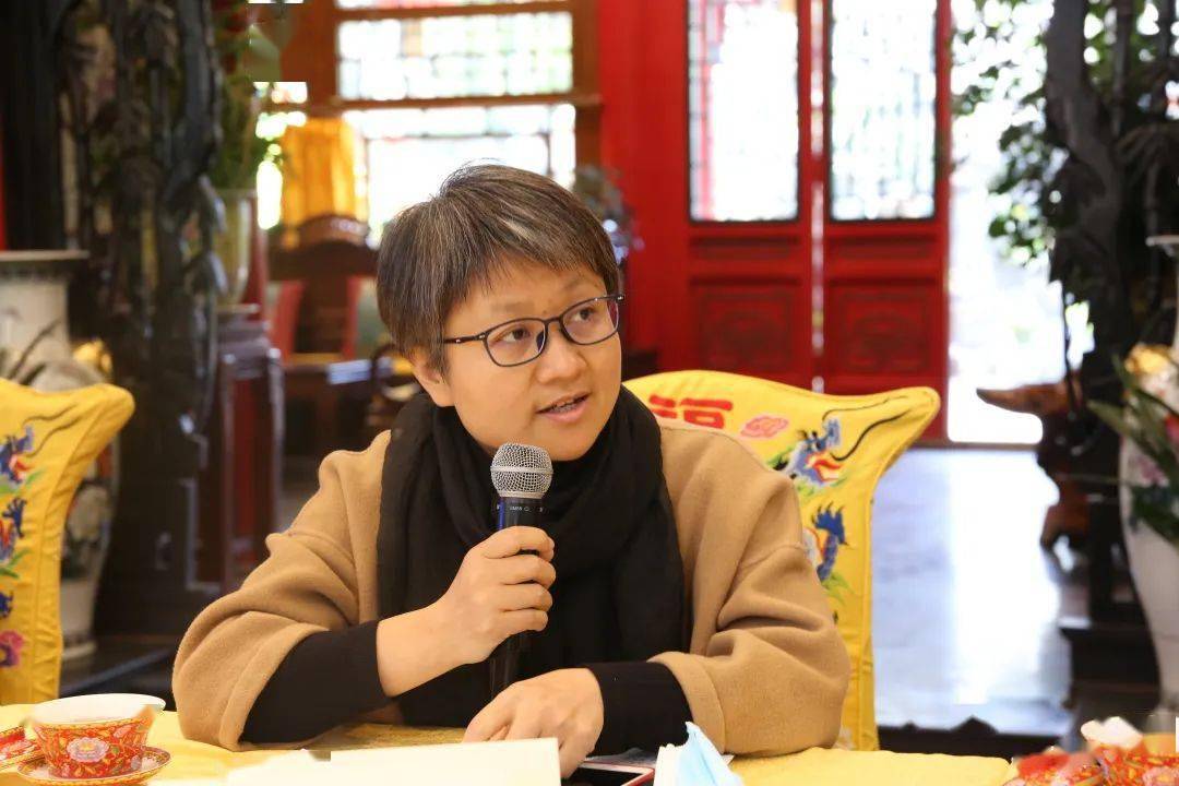 花家怡园董事长助理周梅华中国新时代健康产业集团专营店长仉昊西部马