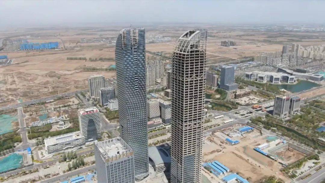 银川双子塔北塔6月底将照亮阅海湾