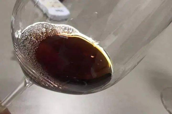 保质期10年的葡萄酒过期后还能喝吗这样判断就知道了