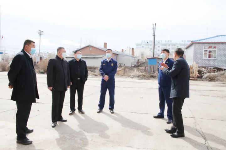 谢国华到绥棱红光海伦三个农场有限公司检查指导工作