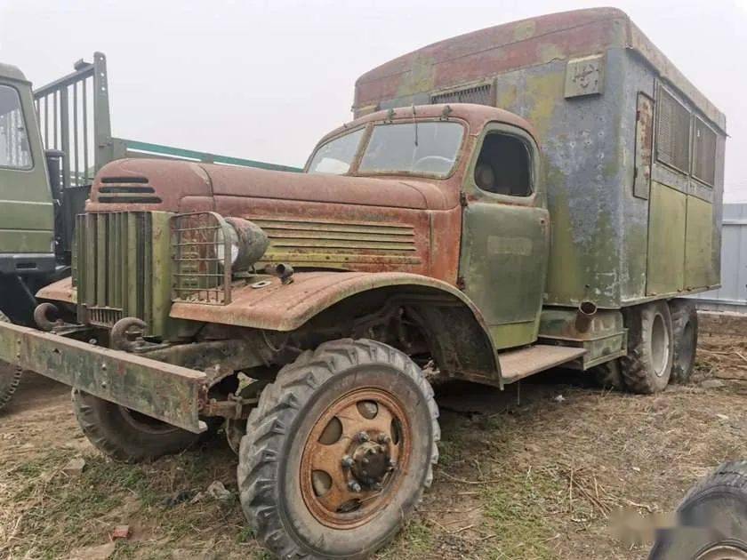 路边的经典被迫整容的吉斯151