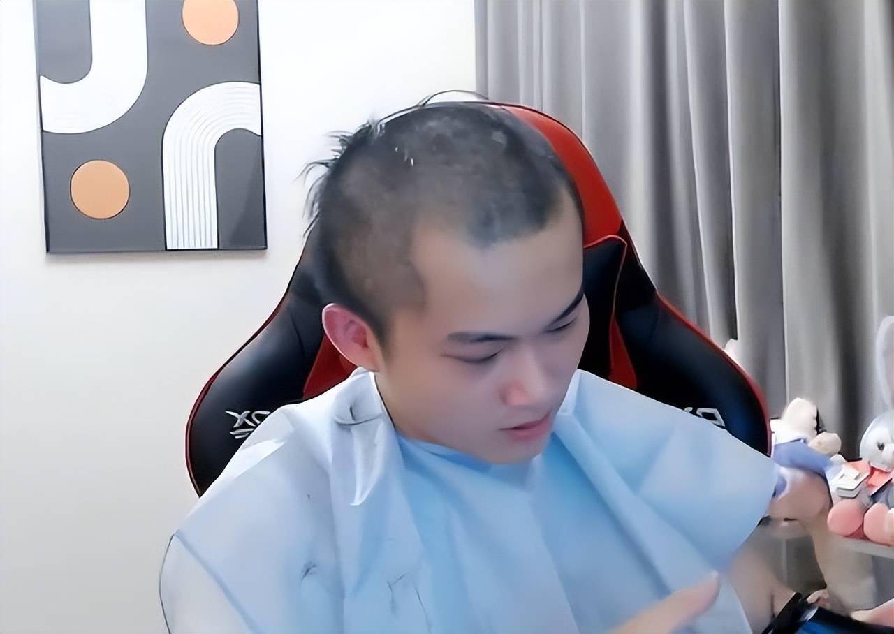 韩跑跑狂立flag继倒立洗头之后又剃光头节目效果爆炸