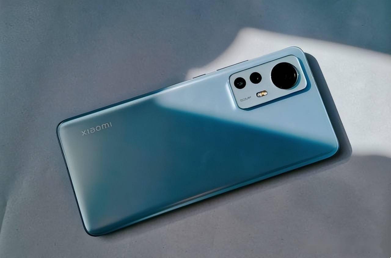 雷军没想到小米12上市四个月开始降价大家不再偏爱小米